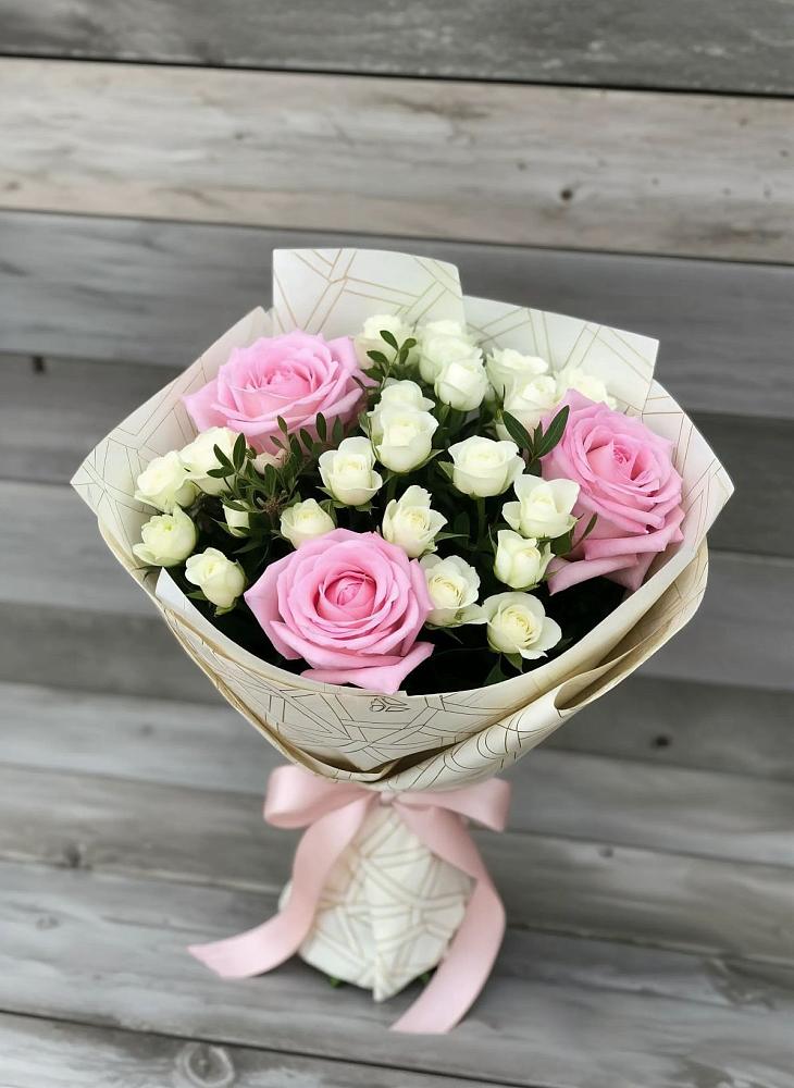 Букет цветов из: Розы в Молодежном Иркутская область