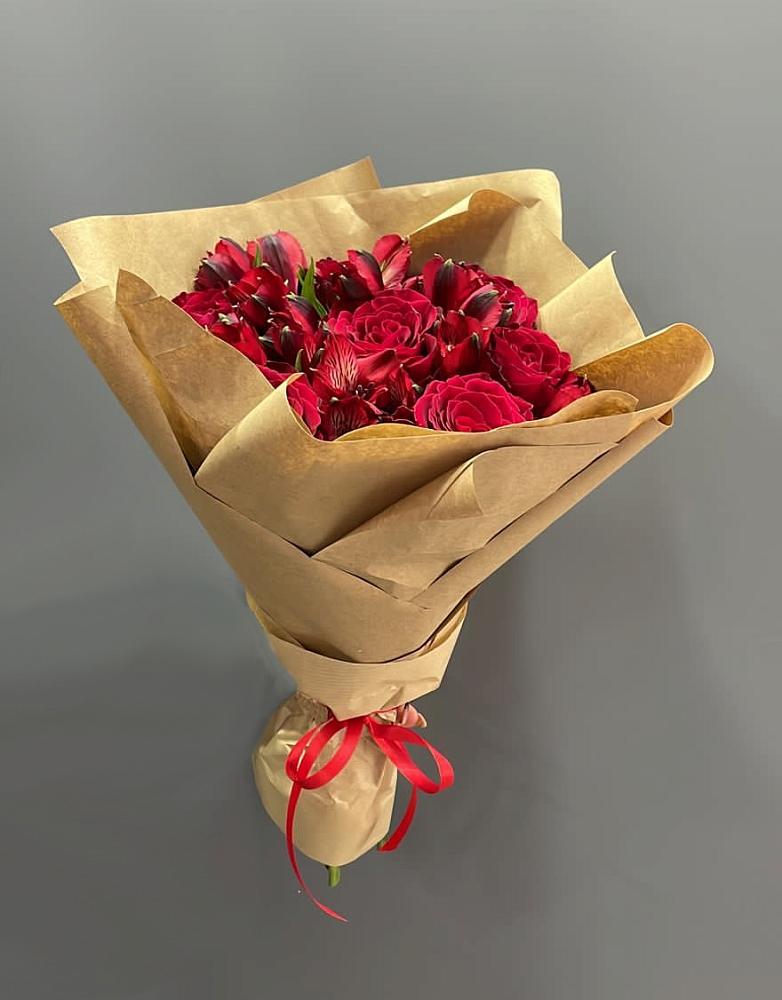 Букет цветов из: Альстромерии и Розы в Молодежном Иркутская область