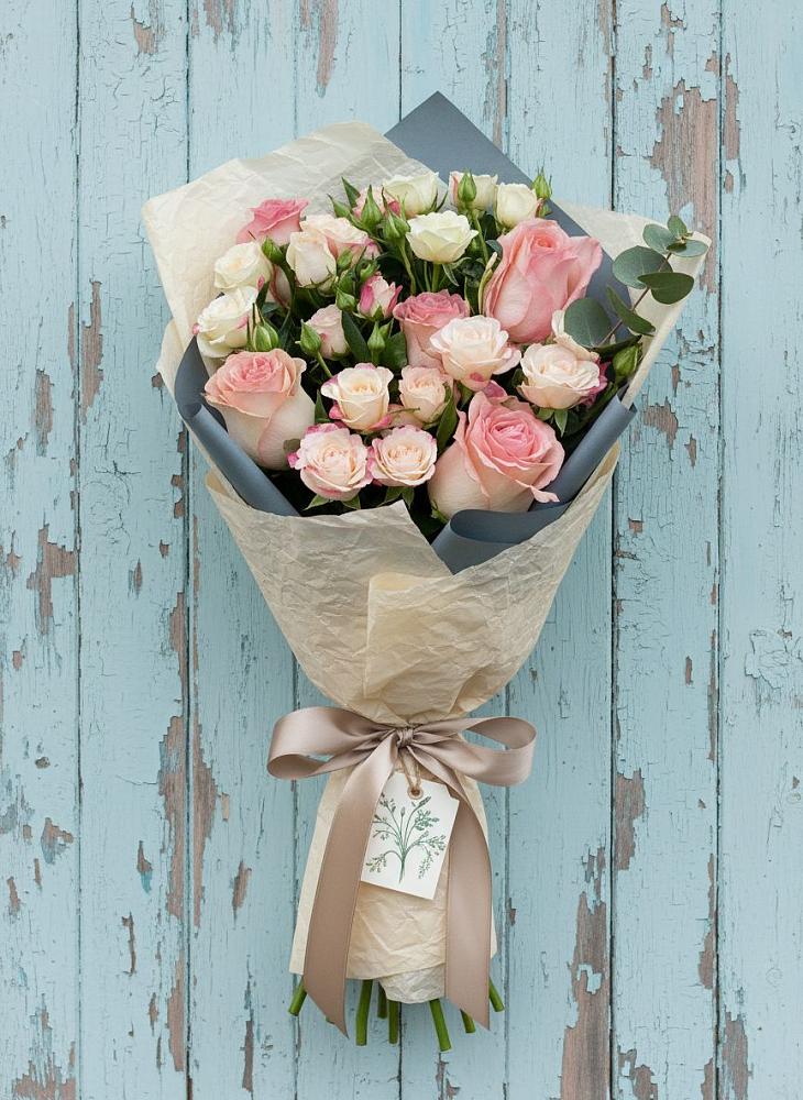 Букет цветов из: Розы в Молодежном Иркутская область