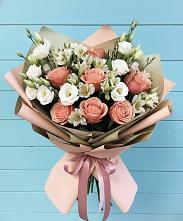 Букет цветов из:  Розы, Альстромерии и Лизиантусы в Молодежном Иркутская область