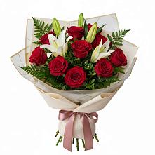 Букет цветов из:  Лилии и Розы в Молодежном Иркутская область