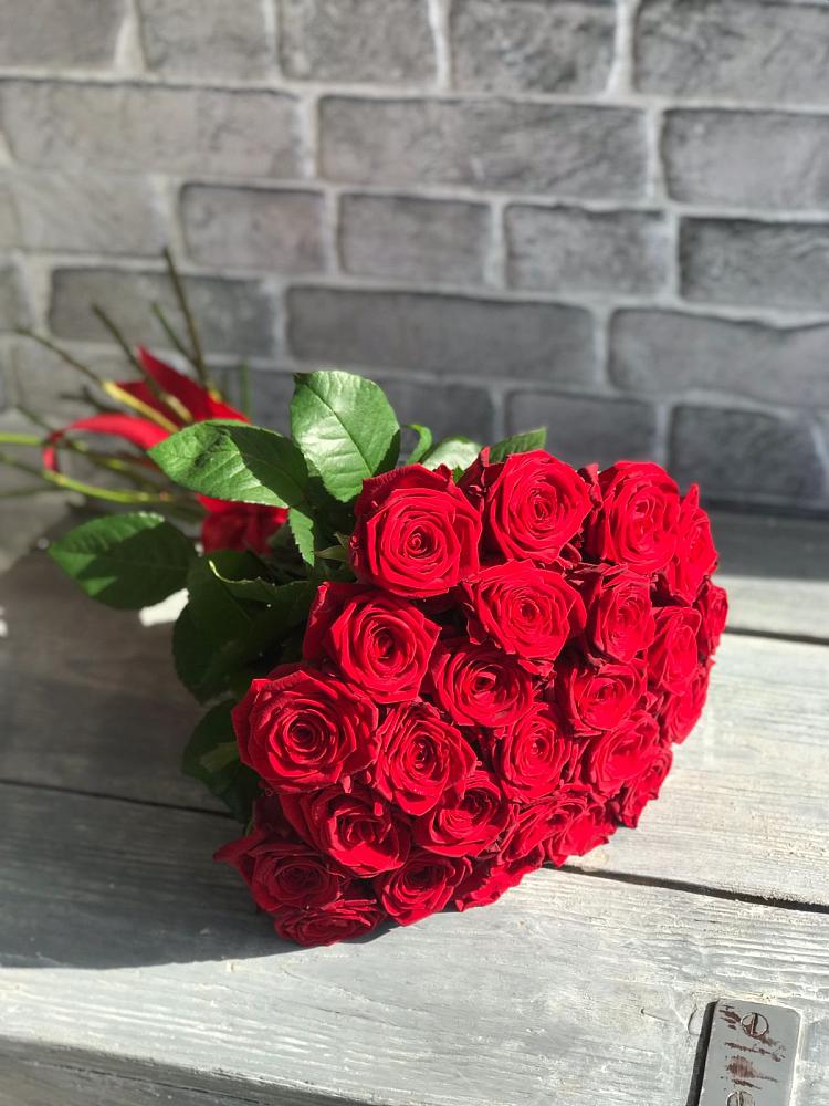 Букет Красные розы Фридом в Молодежном Иркутская область