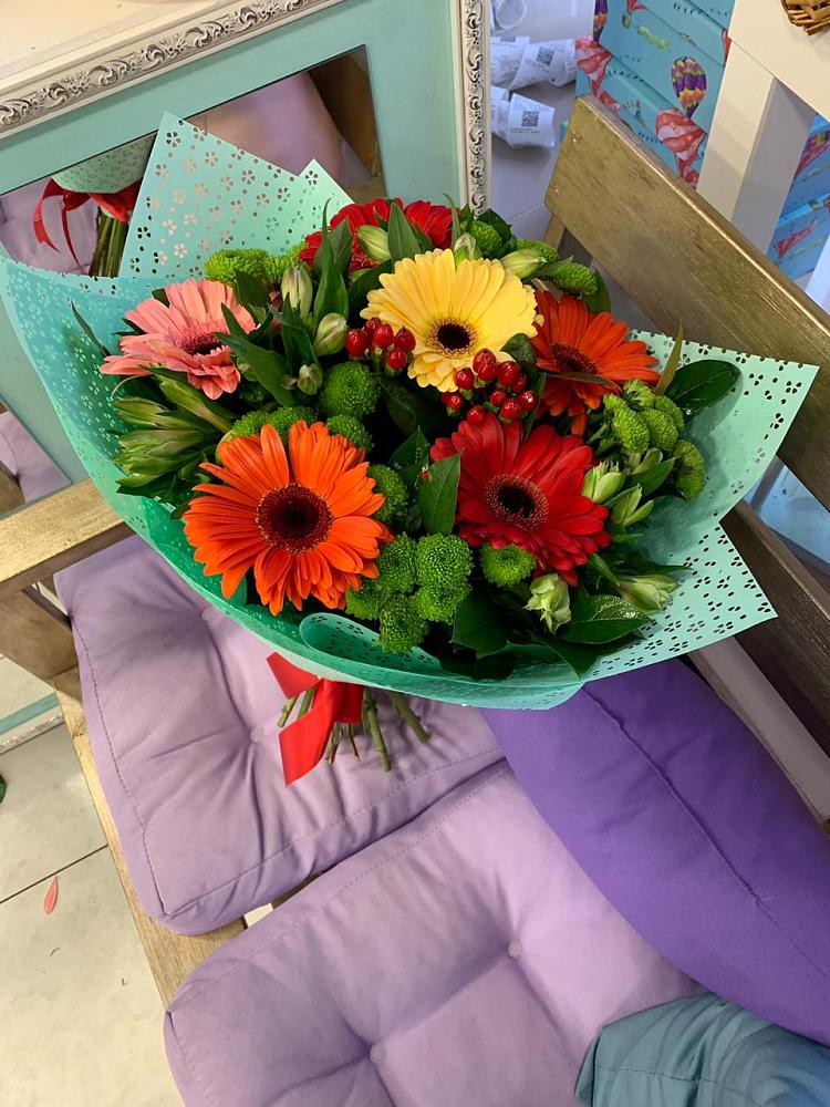 Букет цветов из: Герберы, Хризантемы и Альстромерии в Молодежном Иркутская область