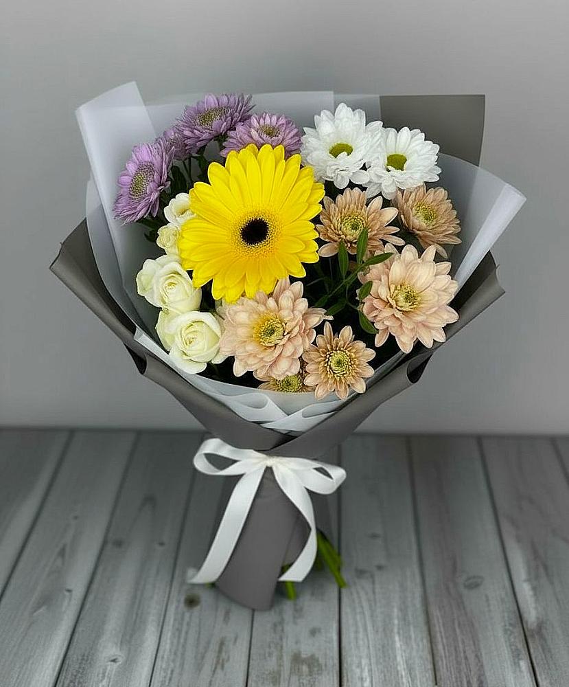 Букет цветов из: Розы, Герберы и Хризантемы в Молодежном Иркутская область