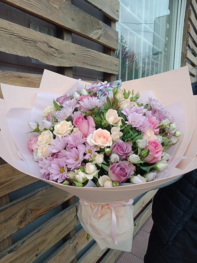 Букет цветов из: Розы и Хризантемы в Молодежном Иркутская область