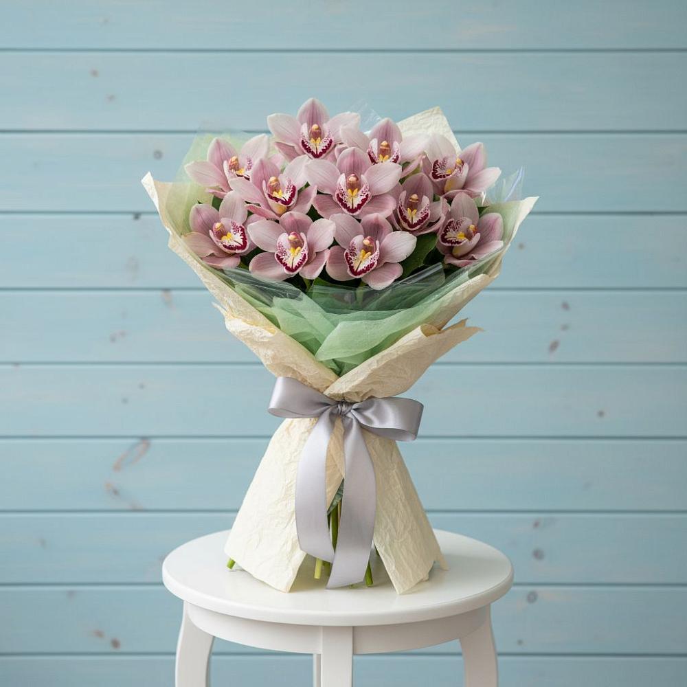 Букет цветов из: Орхидеи и Розы в Молодежном Иркутская область