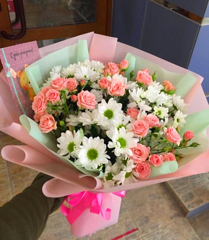 Букет цветов из: Розы и Хризантемы в Молодежном Иркутская область