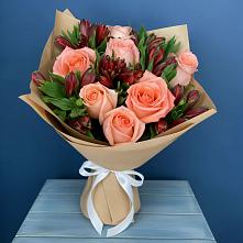 Букет цветов из:  Розы и Альстромерии в Молодежном Иркутская область