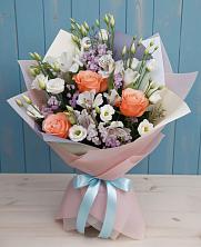 Букет цветов из:  Лизиантусы, Розы, Альстромерии и Гипсофила в Молодежном Иркутская область