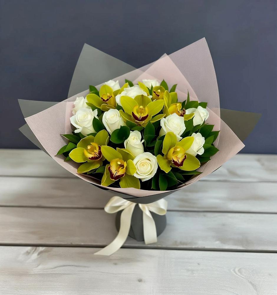 Букет цветов из: Орхидеи и Розы в Молодежном Иркутская область