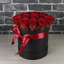 Цветочная композиция из Розы в шляпной коробке в Молодежном Иркутская область