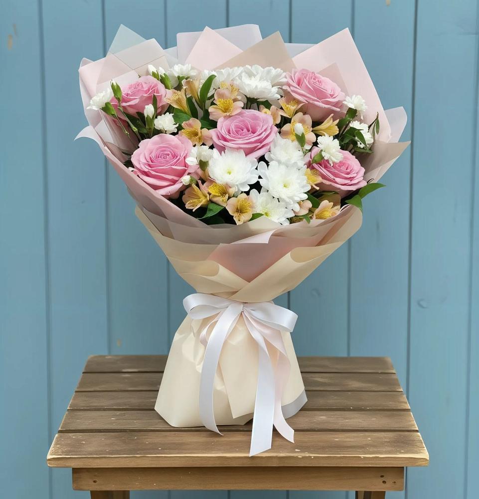 Букет цветов из: Гвоздики, Орхидеи и Розы в Молодежном Иркутская область