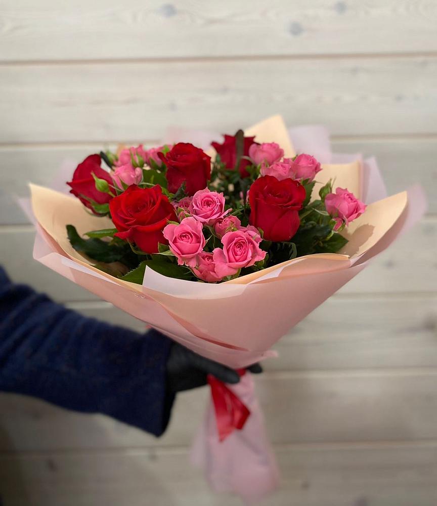Букет цветов из: Розы в Молодежном Иркутская область