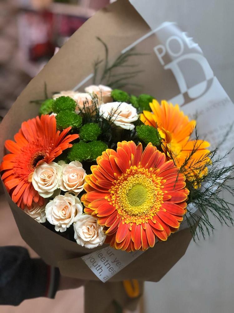 Букет цветов из: Герберы, Хризантемы и Розы в Молодежном Иркутская область