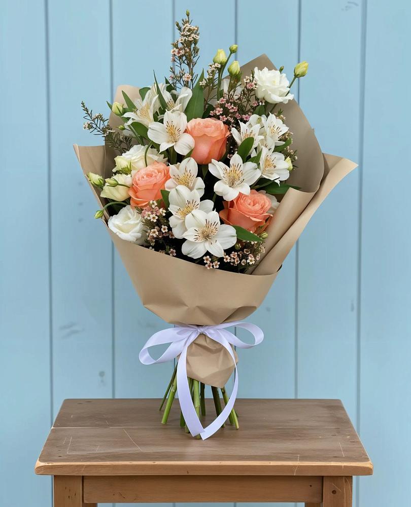 Букет цветов из: Альстромерии, Лизиантусы, Розы и Хризантемы в Молодежном Иркутская область