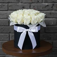 Цветочная композиция из Розы в шляпной коробке в Молодежном Иркутская область